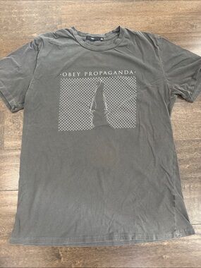 Obey Propaganda Men's Graphic T-Shirt - Charcoal large
